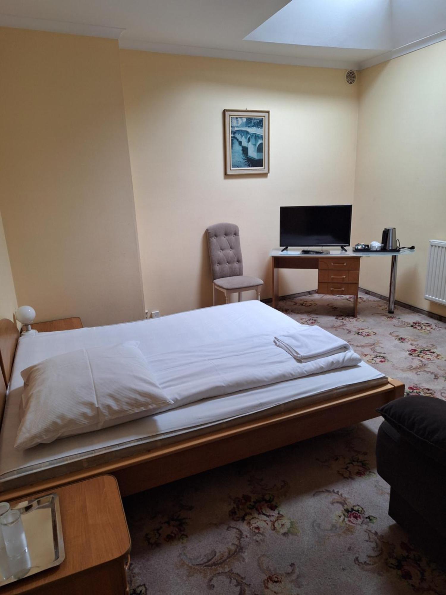 Hotel Malwa 오스토프 빌코폴스키 외부 사진