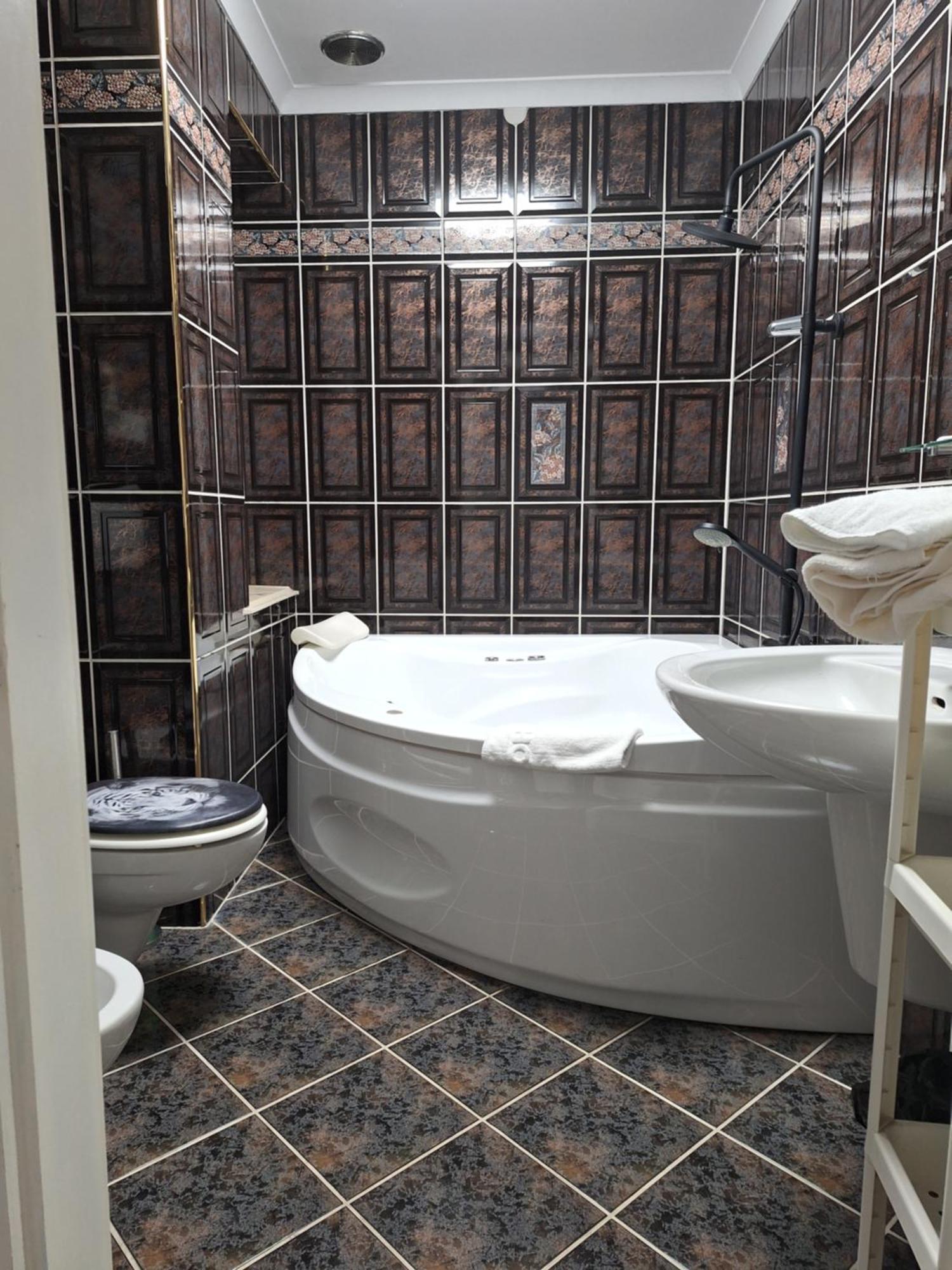 Hotel Malwa 오스토프 빌코폴스키 외부 사진