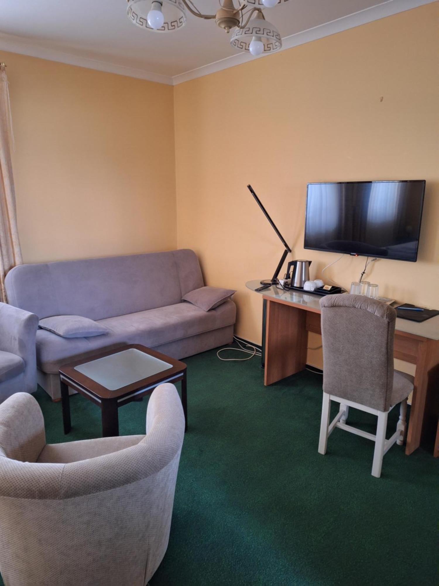 Hotel Malwa 오스토프 빌코폴스키 외부 사진