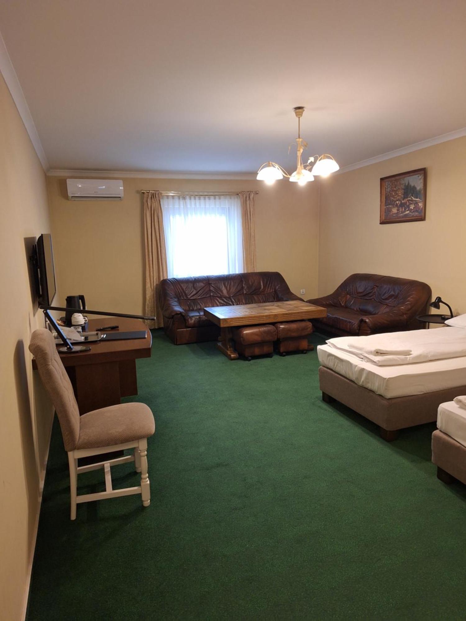 Hotel Malwa 오스토프 빌코폴스키 외부 사진