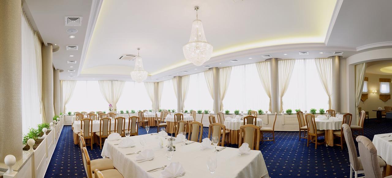 Hotel Malwa 오스토프 빌코폴스키 외부 사진