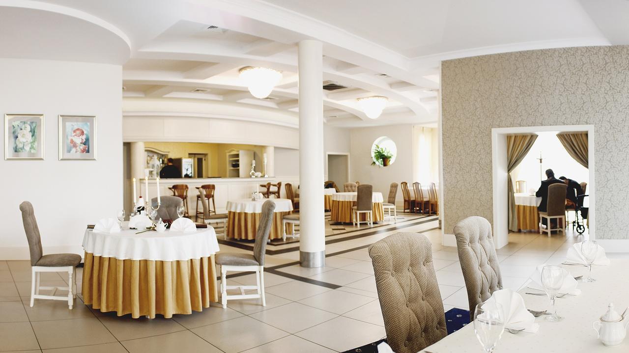 Hotel Malwa 오스토프 빌코폴스키 외부 사진