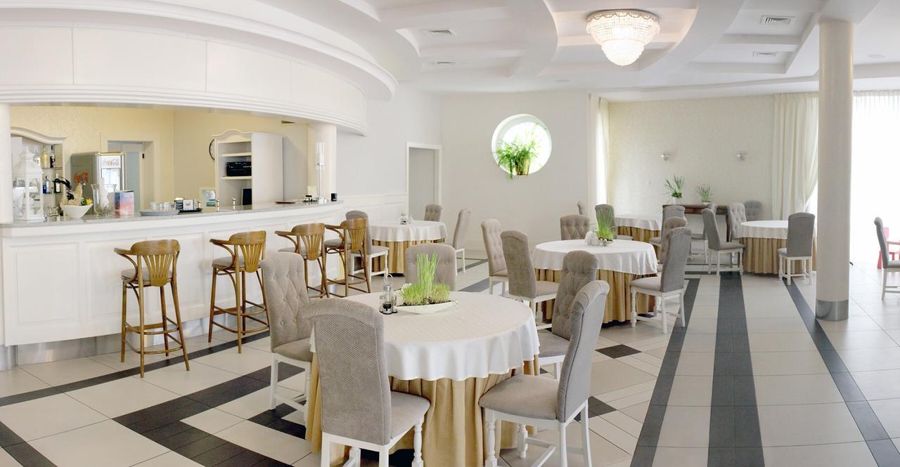 Hotel Malwa 오스토프 빌코폴스키 외부 사진